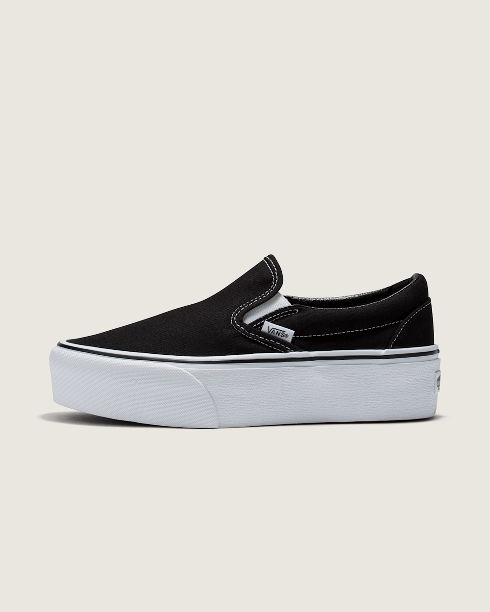 Classic Slip-On Platform Shoe in Black / True White | Vans outlet