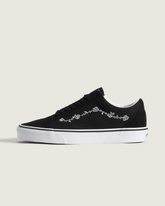 Old Skool Shoe in Black / White | Vans outlet