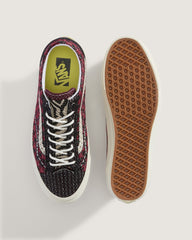 Premium Old Skool Shoe in Geo Check Bordeaux Red | Vans online