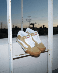 Knu Mid Shoe in Khaki Brown / Gum | Vans online