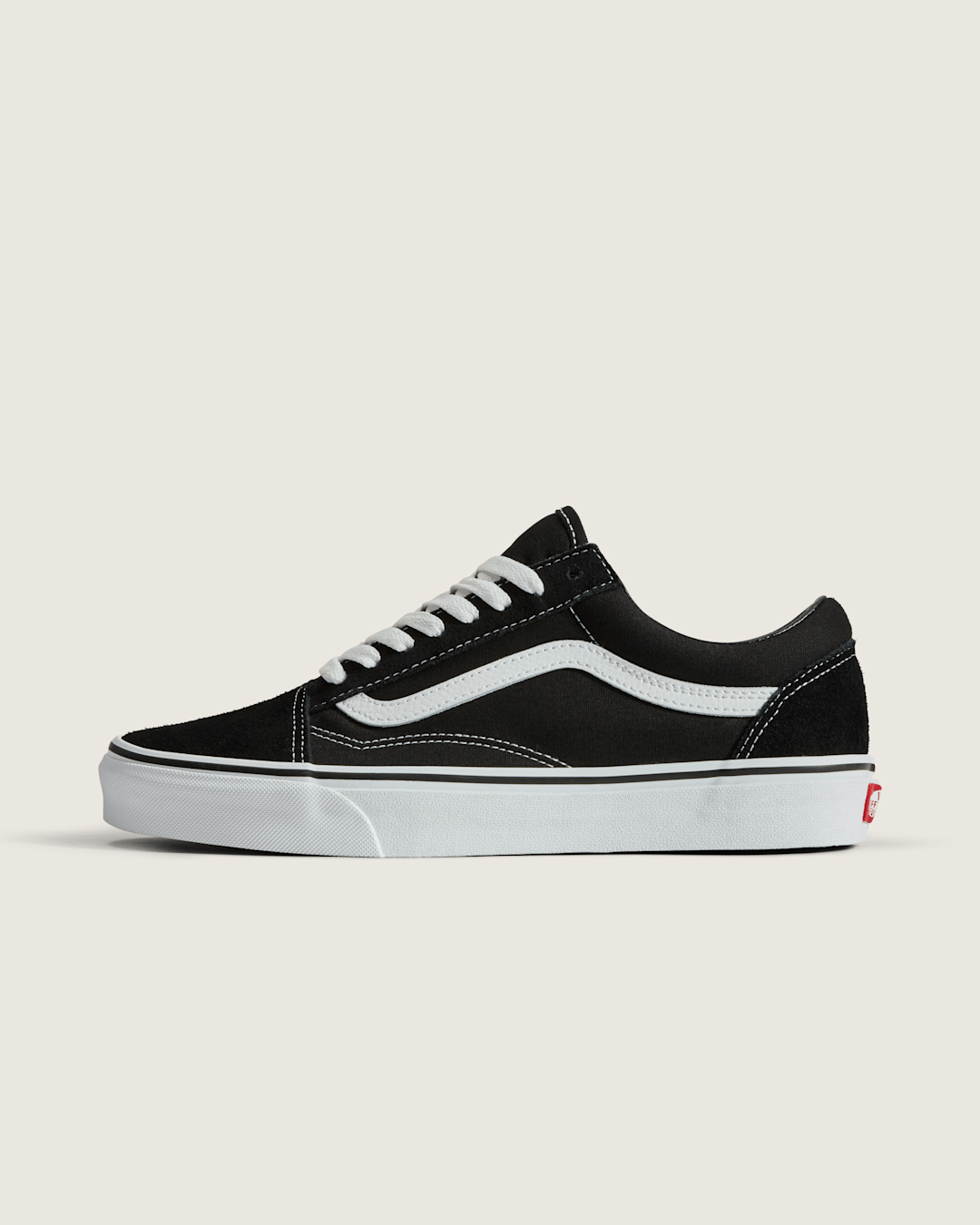 Old Skool Black/White Classics Shoe | Vans on sale