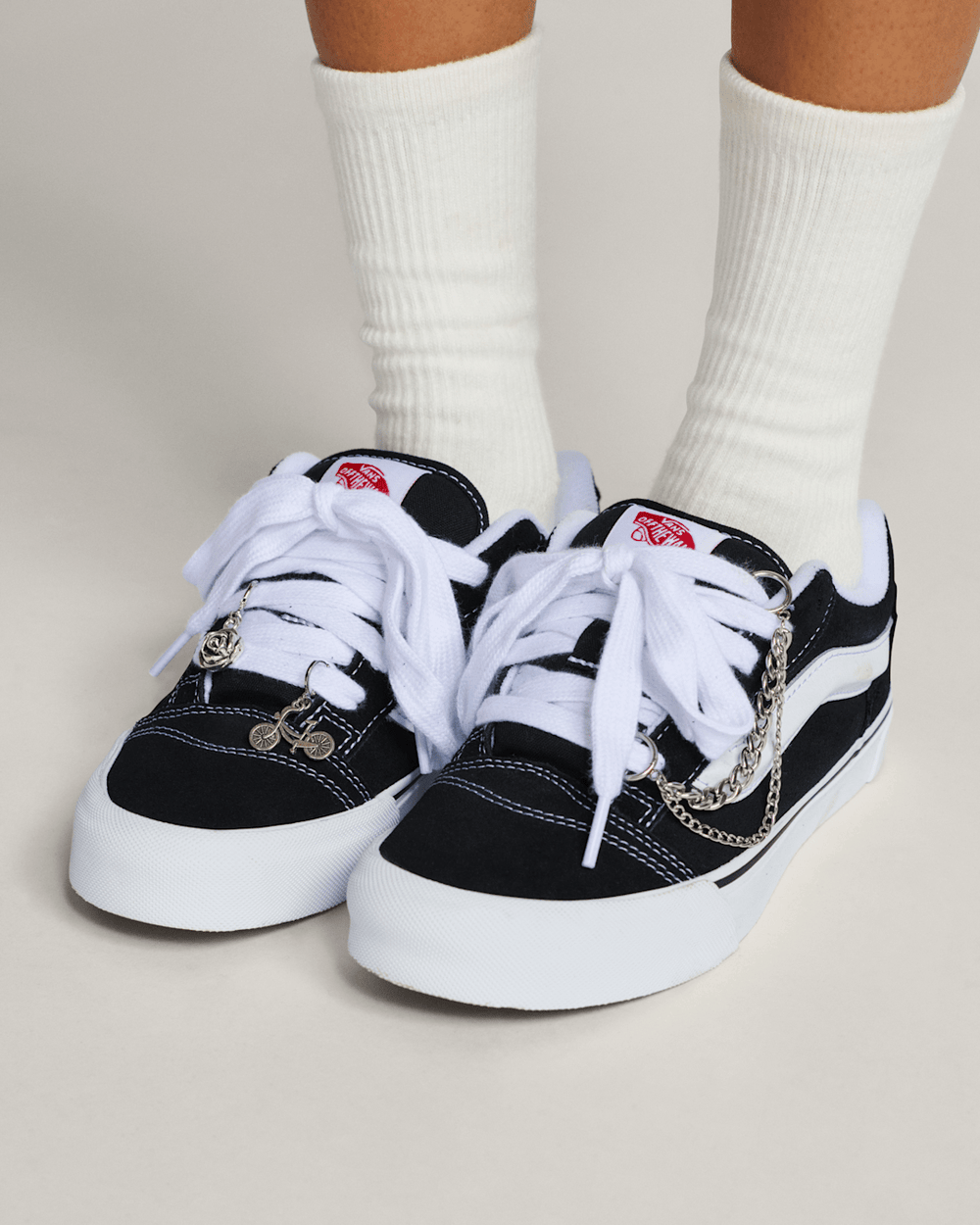 Vans Bold and Bloom Shoe Charm Set in Grey | Vans online