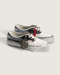 Premium Authentic "Charms" Shoe in Black / White | Vans discount