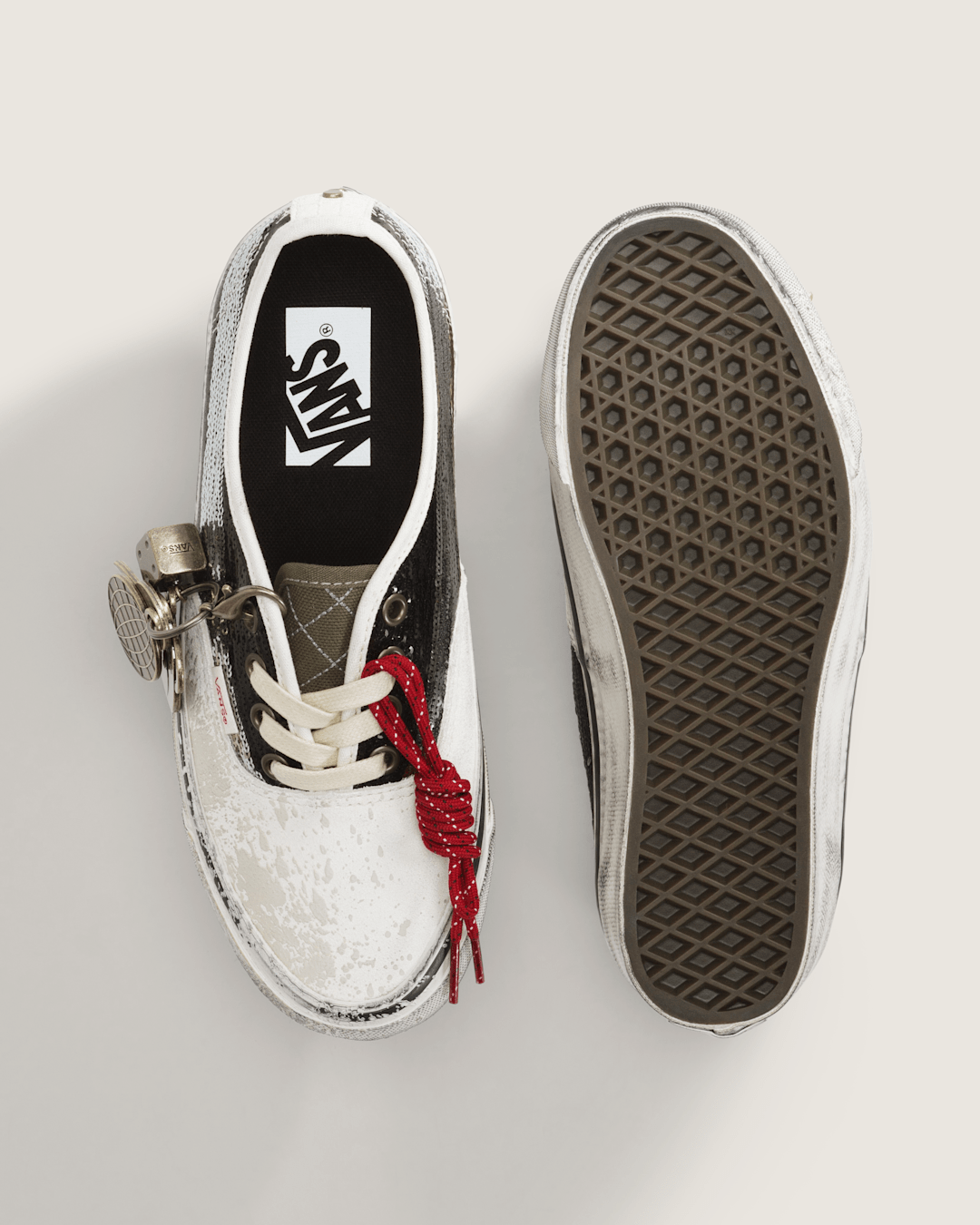 Premium Authentic "Charms" Shoe in Black / White | Vans discount