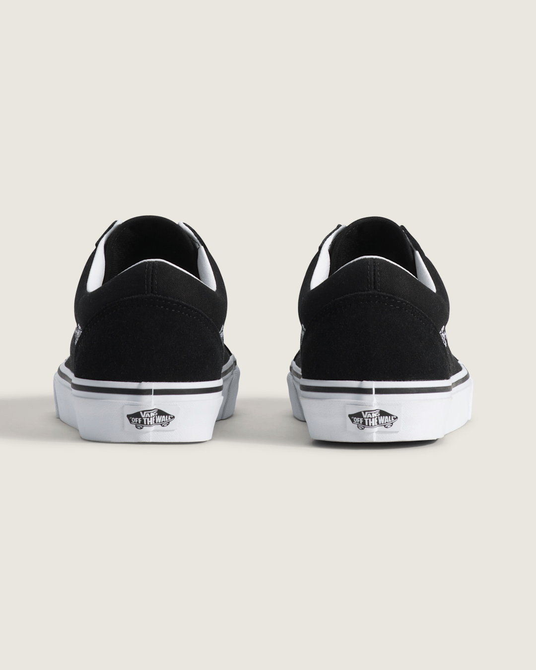 Old Skool Shoe in Black / White | Vans outlet