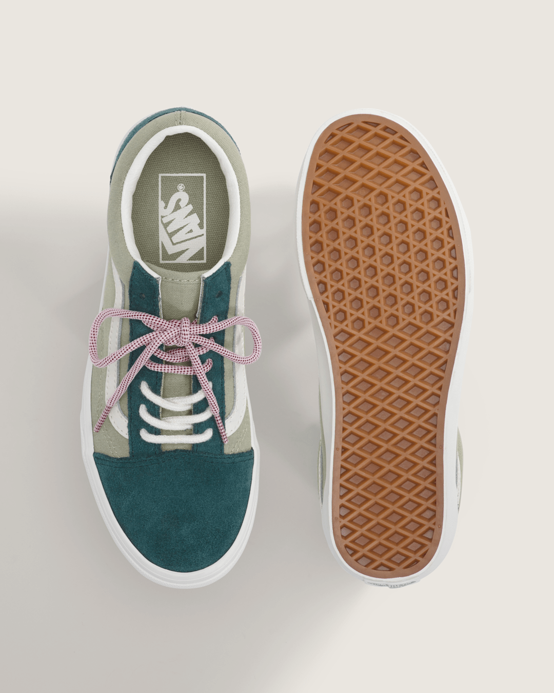 Old Skool Shoe in Pink / Green | Vans outlet