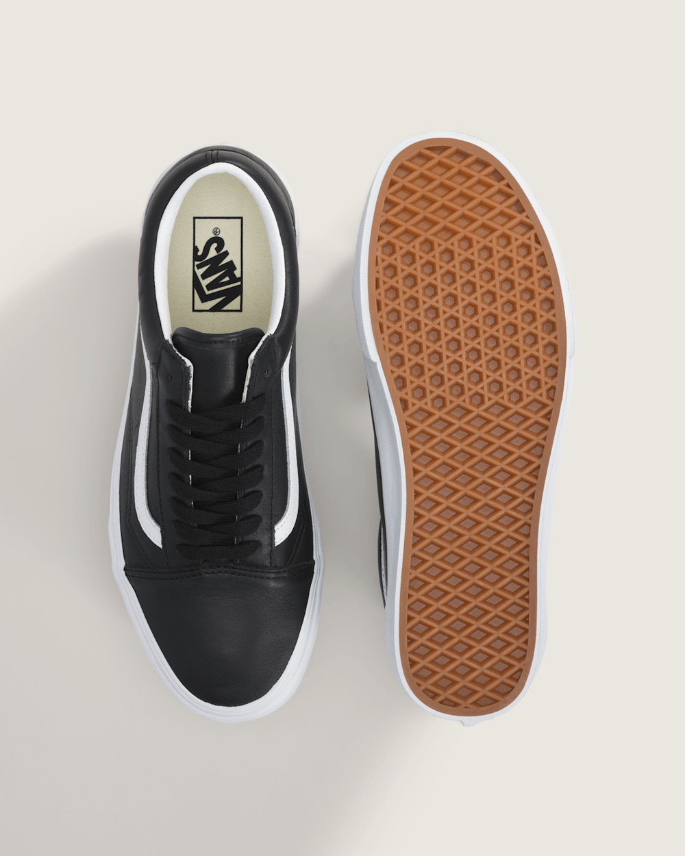 Old Skool Shoe in Black / True White | Vans discount