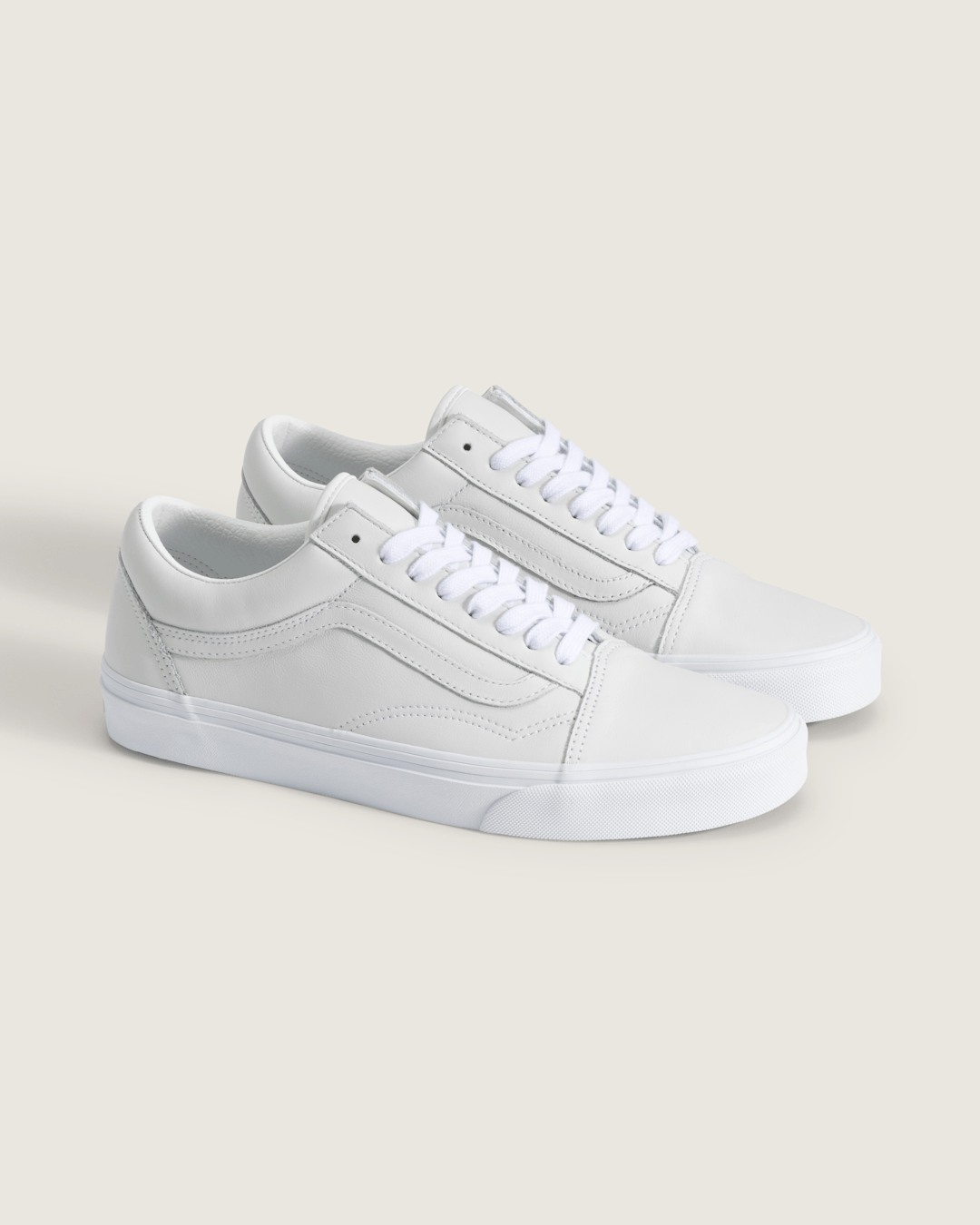 Old Skool Shoe in True White | Vans outlet