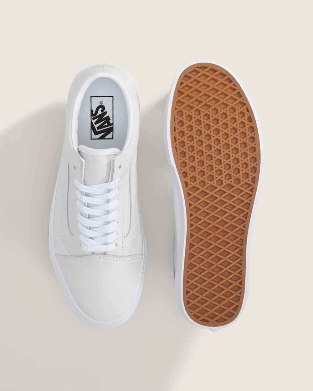 Old Skool Shoe in True White | Vans outlet