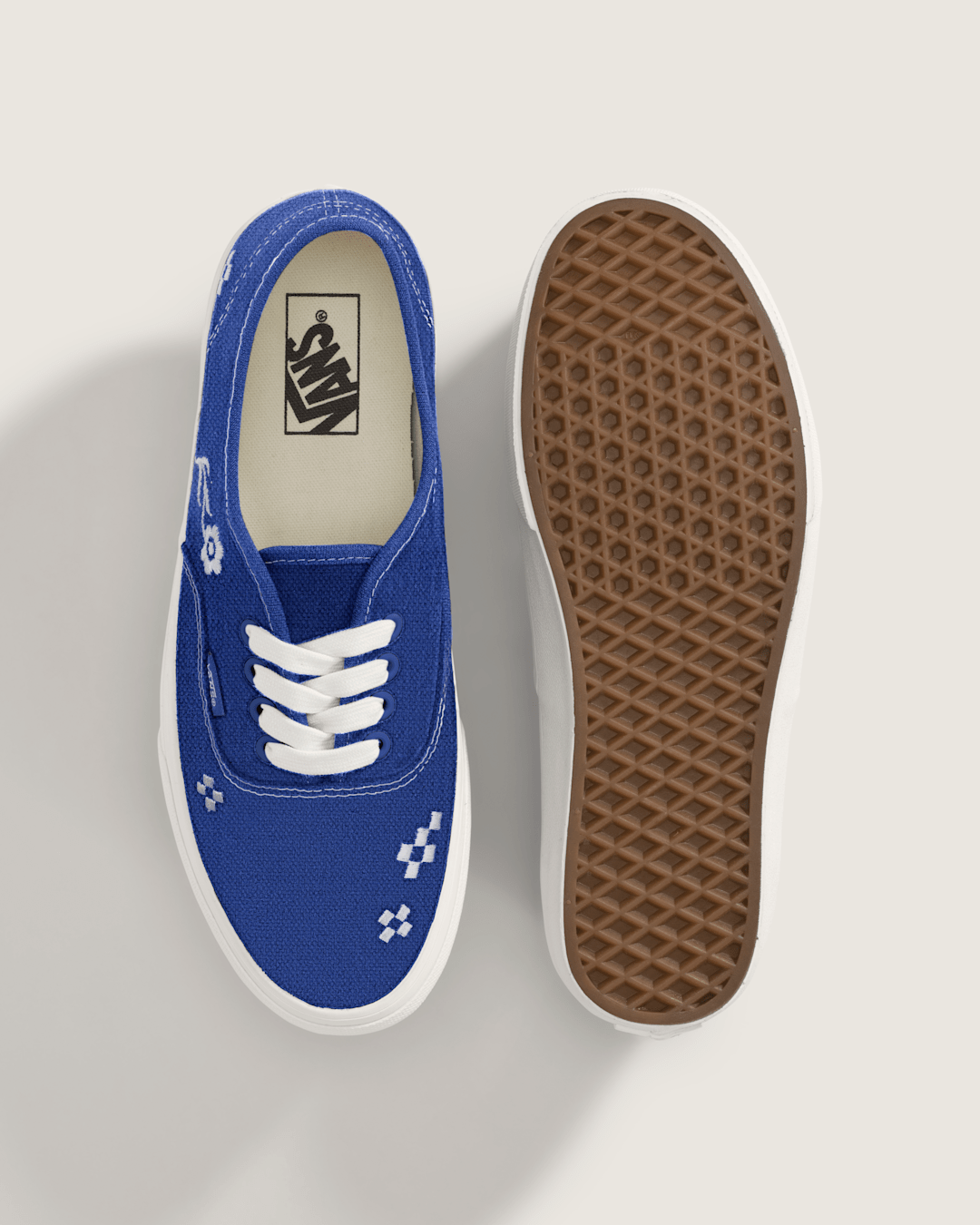 Authentic Shoe in Blue / Marshmallow White | Vans sale