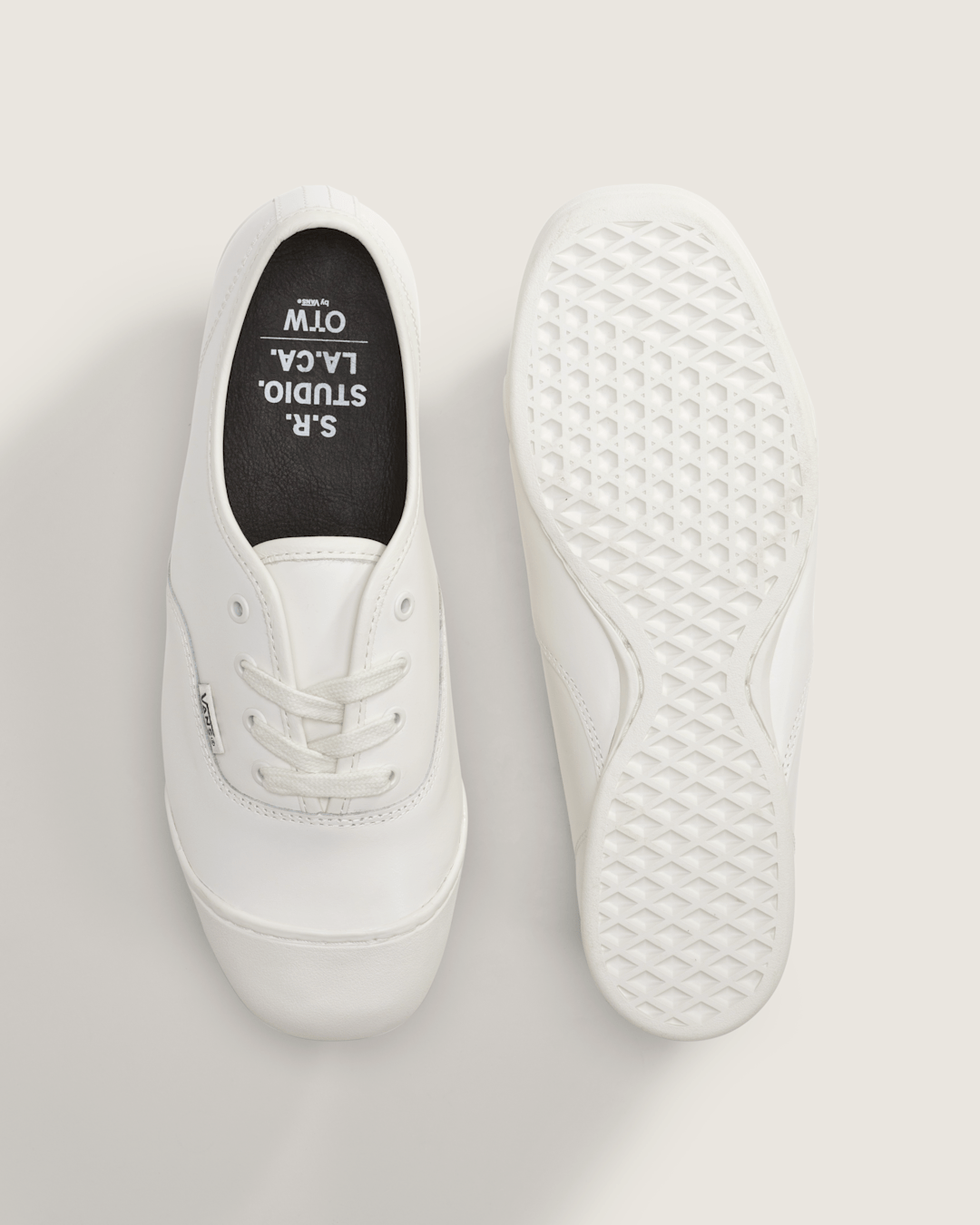 OTW by Vans X S.R. STUDIO. LA. CA. Authentic 44 Prima in White | Vans online