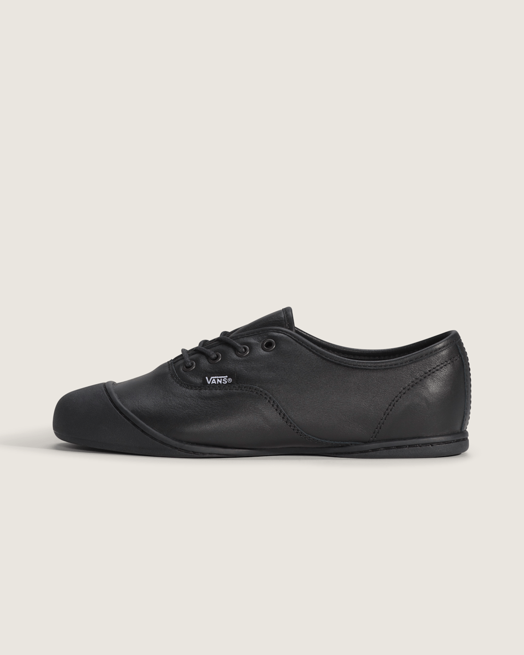 OTW Authentic Prima in Blackout | Vans sale