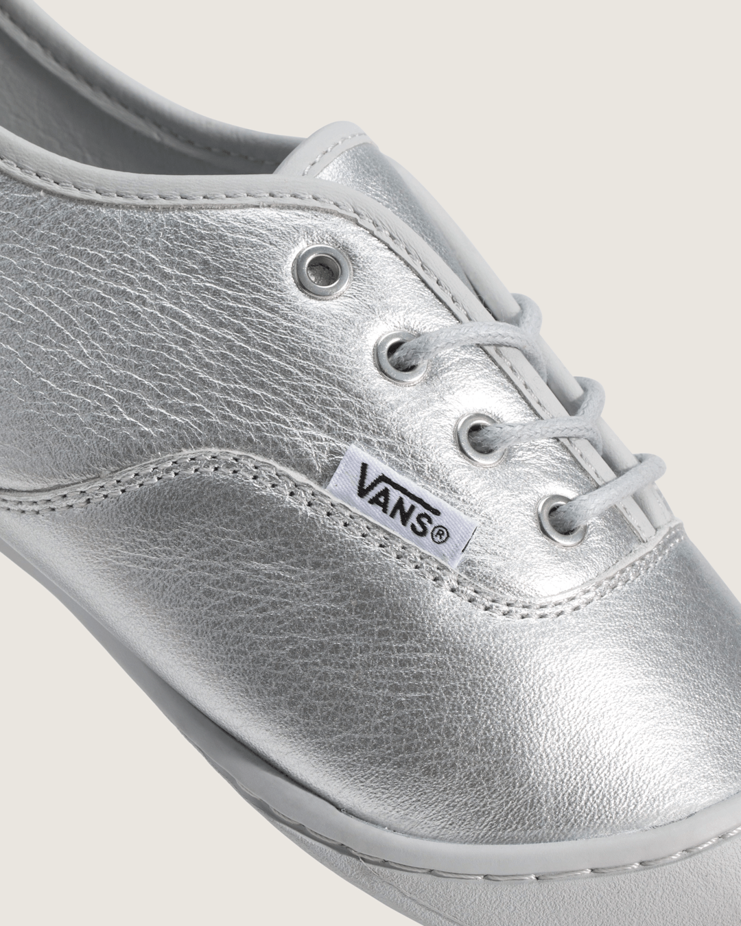 OTW Authentic Prima in Metallic Silver Grey | Vans sale