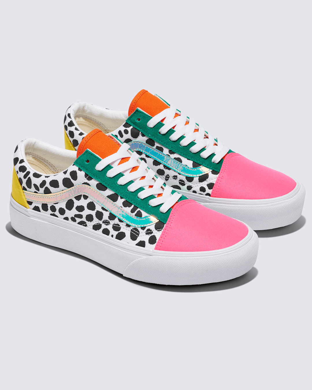 Customs Old Skool Platform Shoe in Pink / White / Black | Vans outlet
