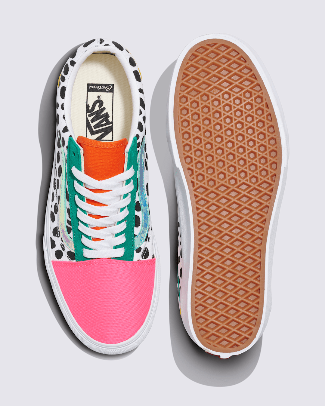 Customs Old Skool Platform Shoe in Pink / White / Black | Vans outlet