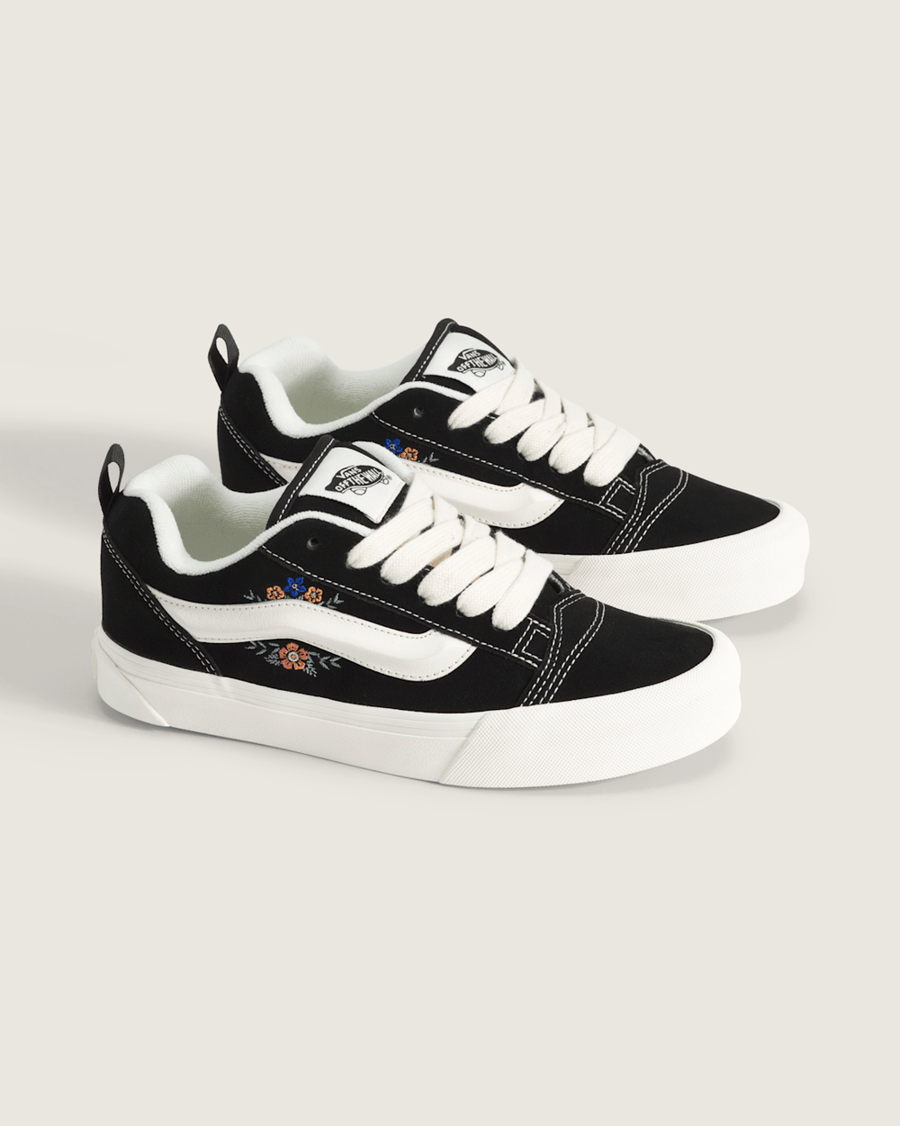 Knu Skool Shoe in Black | Vans discount