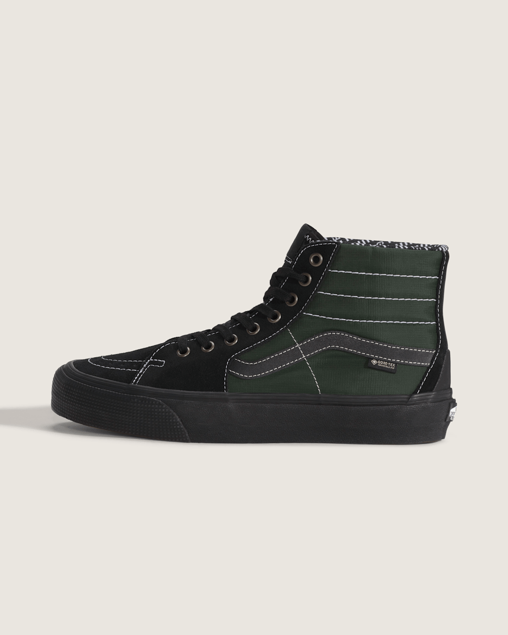 Sk8-Hi GORE-TEX Shoe in Black / Green | Vans online