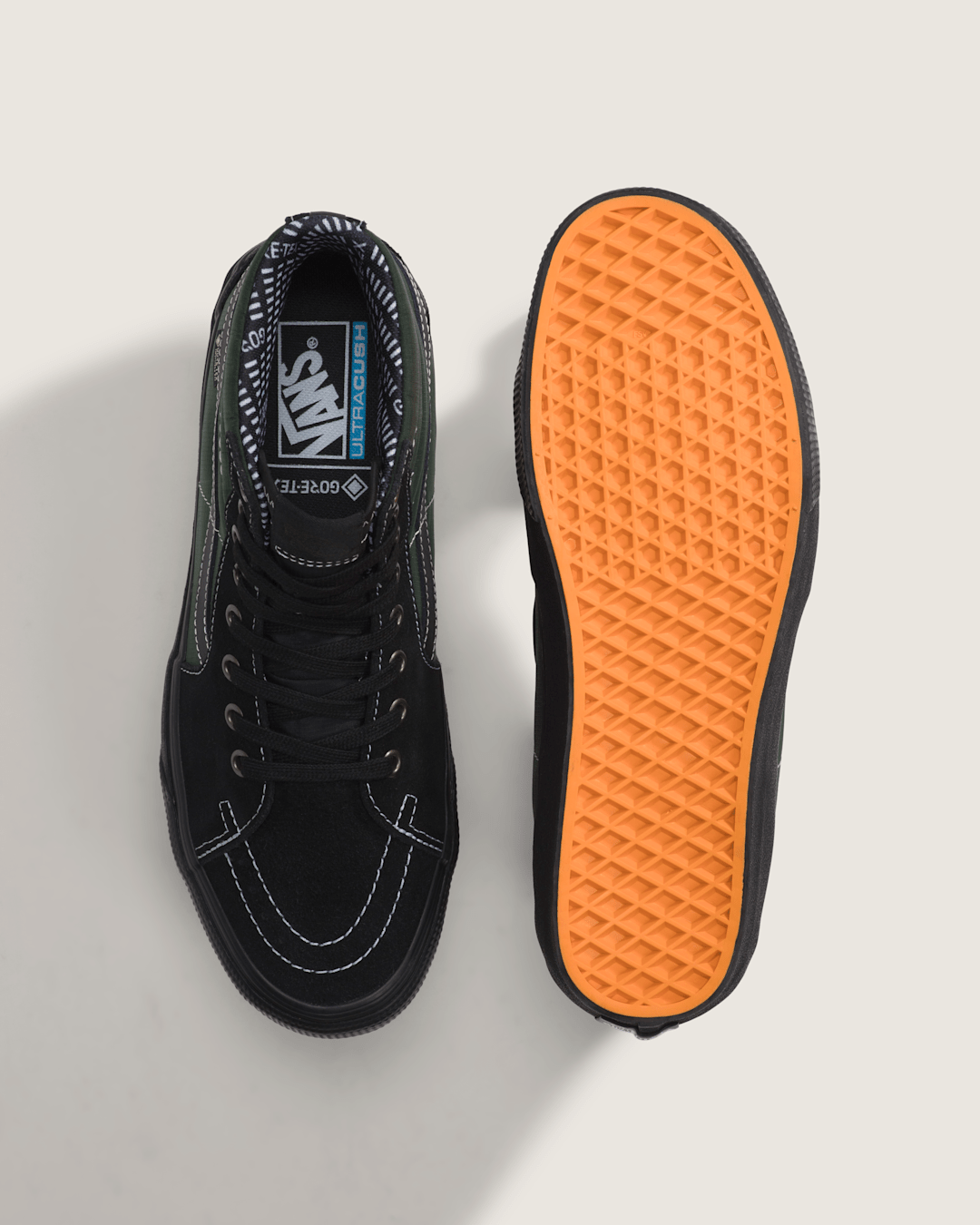 Sk8-Hi GORE-TEX Shoe in Black / Green | Vans online
