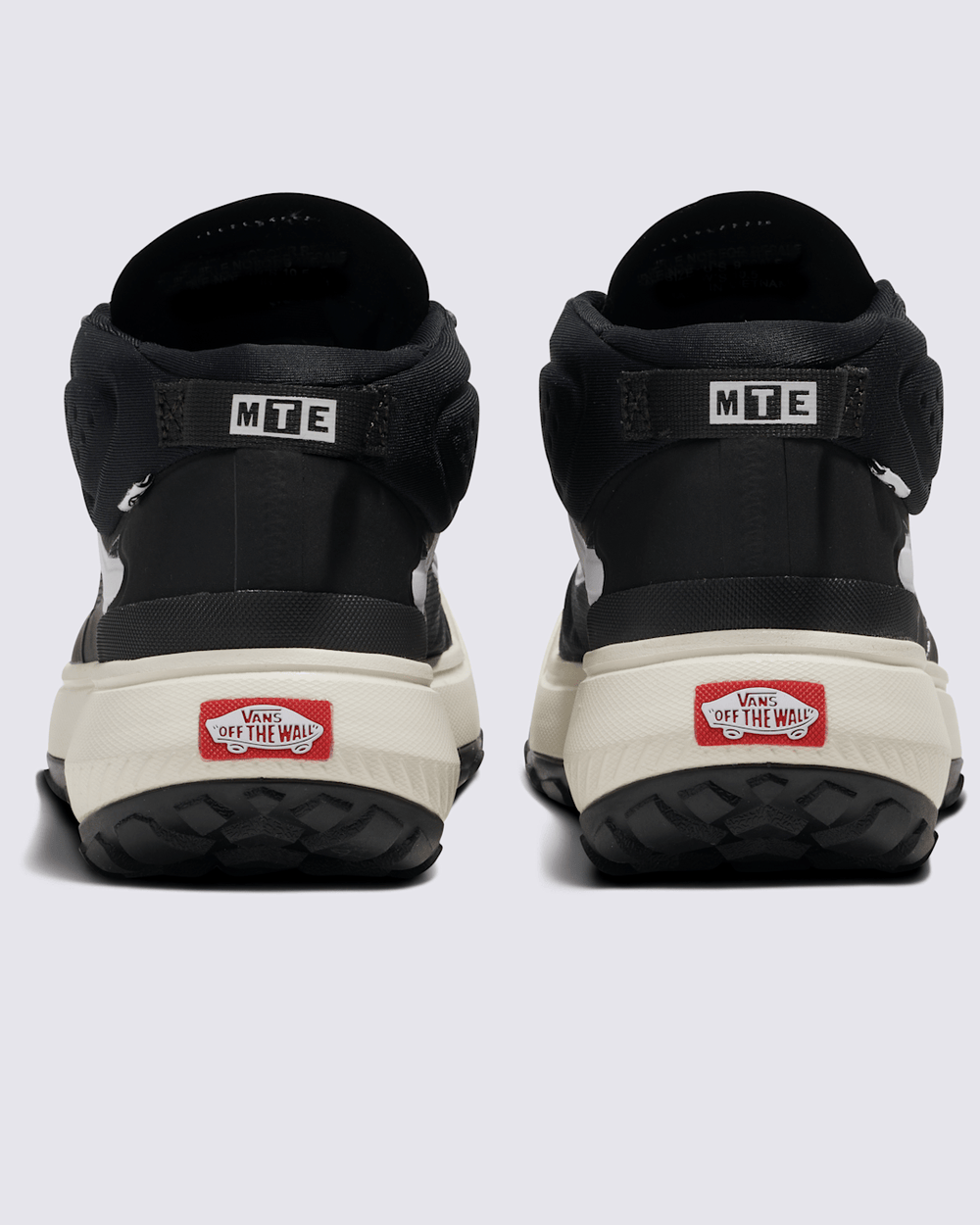 Crosspath Mid Shoe in Black / White | Vans on sale