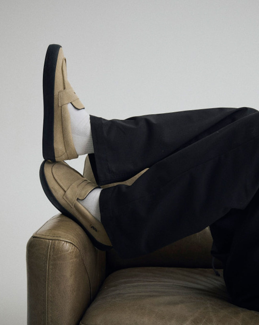 Skate Loafer Shoe in Incense Brown / Black | Vans online