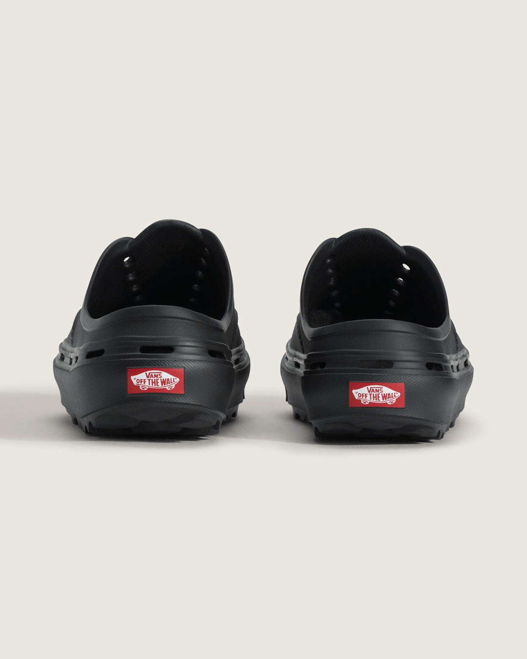 Authentic Foam Mule in Black | Vans outlet