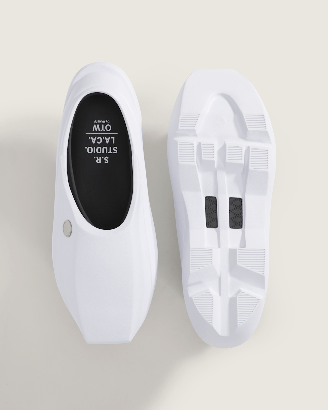 OTW by Vans X S.R. STUDIO. LA. CA. Clog in White / Black | Vans near me