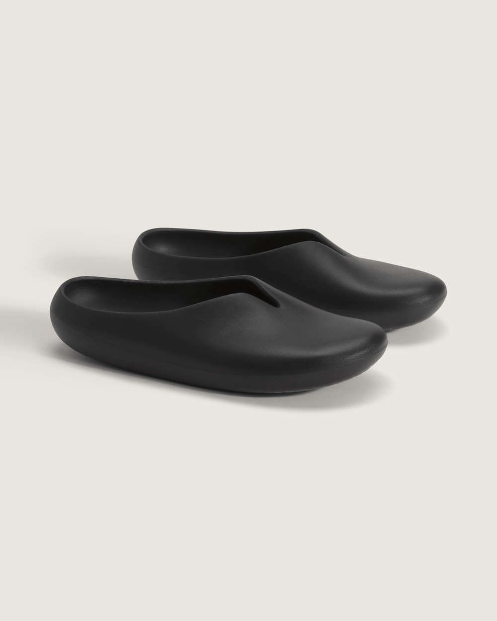 OTW by Vans X S.R. STUDIO. LA. CA. Clog in White / Black | Vans near me