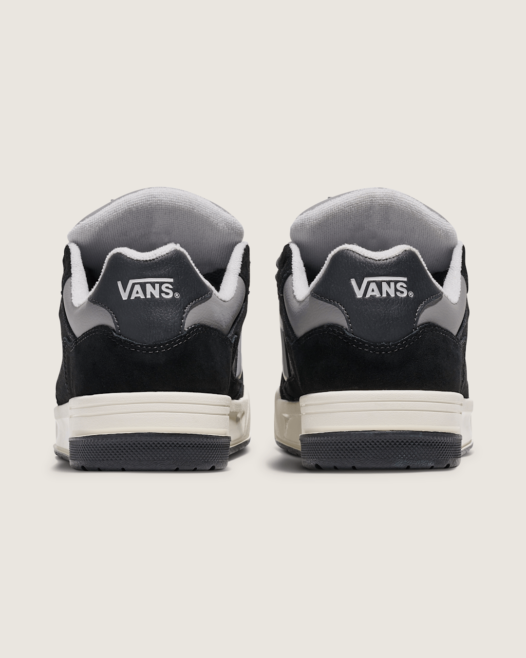 Upland Shoe in Black / Grey | Vans outlet