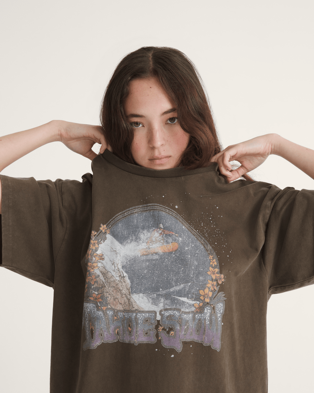 Snow Chutes T-Shirt in Coal Brown | Vans outlet