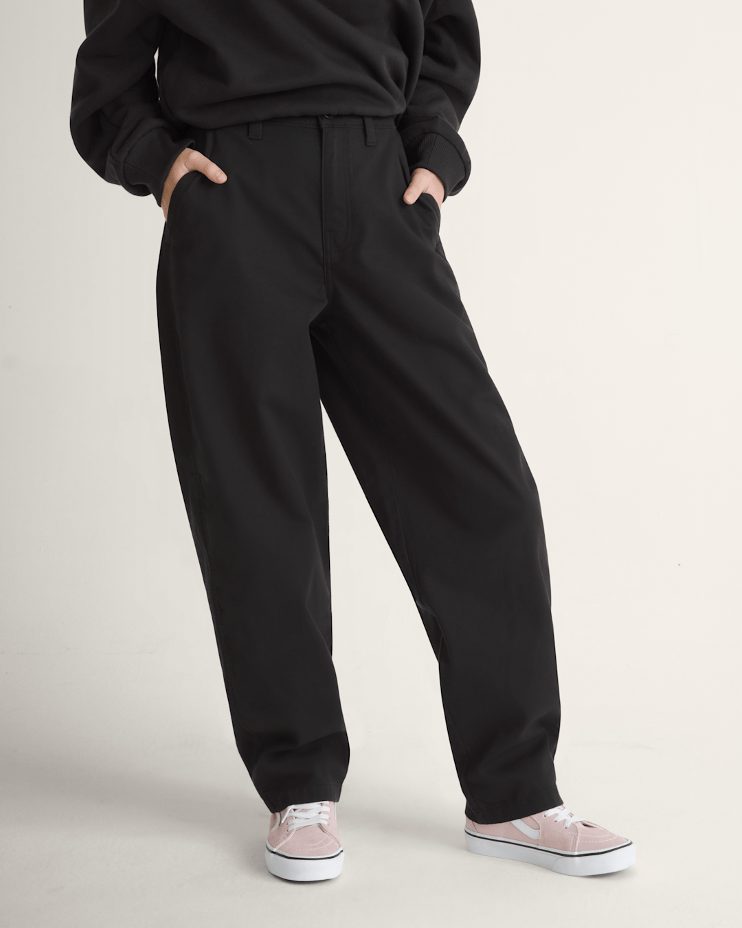 Clifton Barrel Pants in Black | Vans outlet