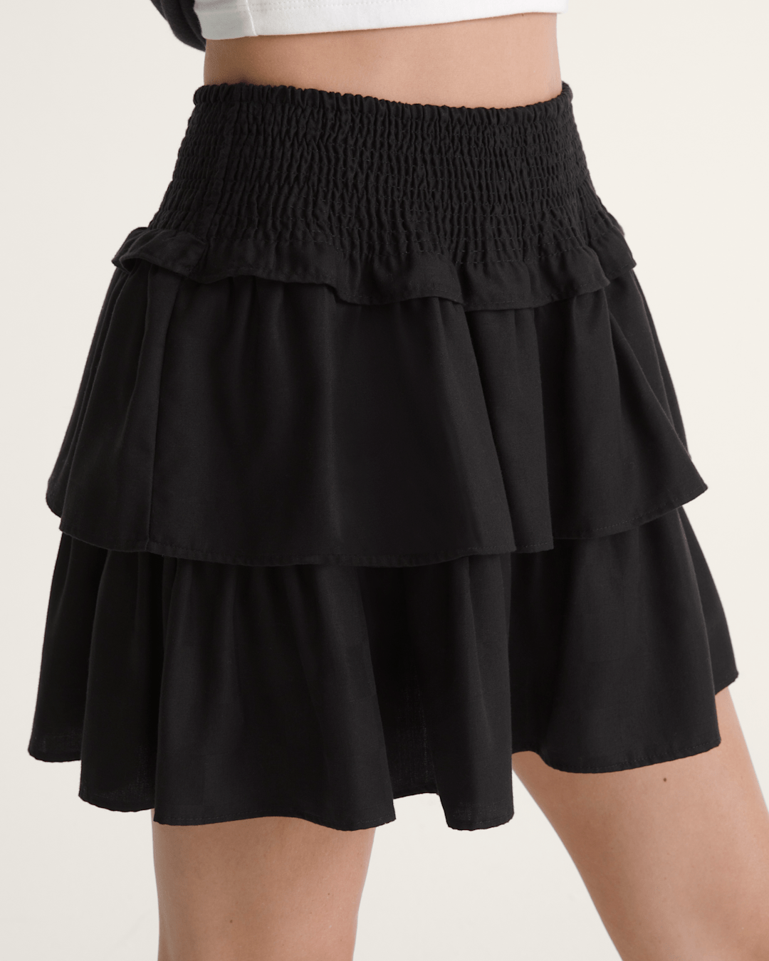 Ava Tiered Mini Skirt in Black | Vans discount