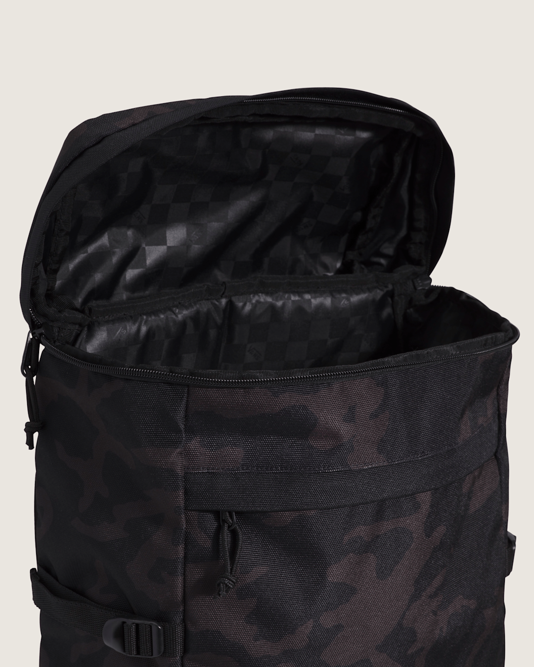 Omit Backpack in Camo Black | Vans outlet