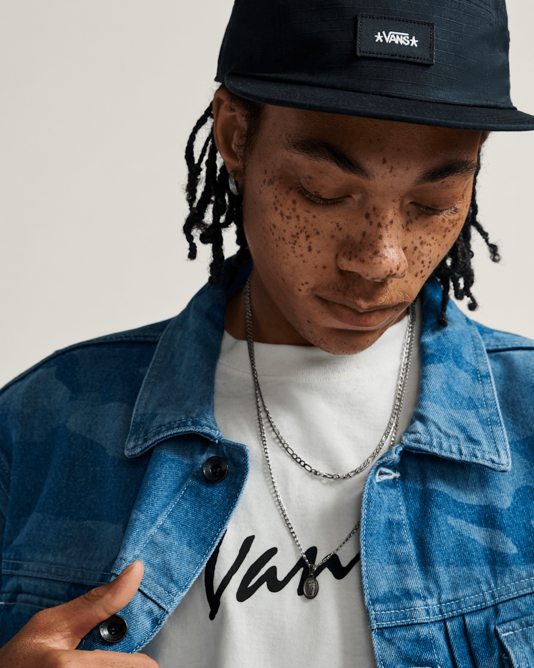Skate Snapback Hat by Atiba Jefferson in Atiba Black | Vans online