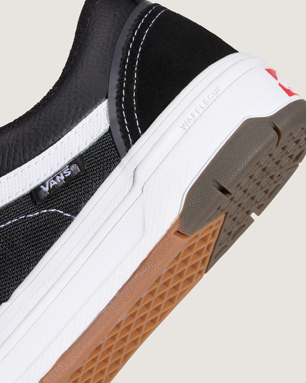 Skate Old Skool Wafflecup Shoe in Black / White | Vans discount