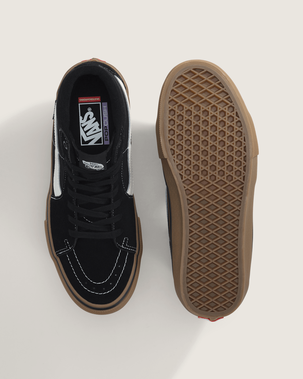 Skate Sk8-Hi Shoe in Gum Black / White | Vans outlet
