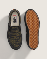 Skate Slip-On Shoe in Camo Green / Black | Vans outlet