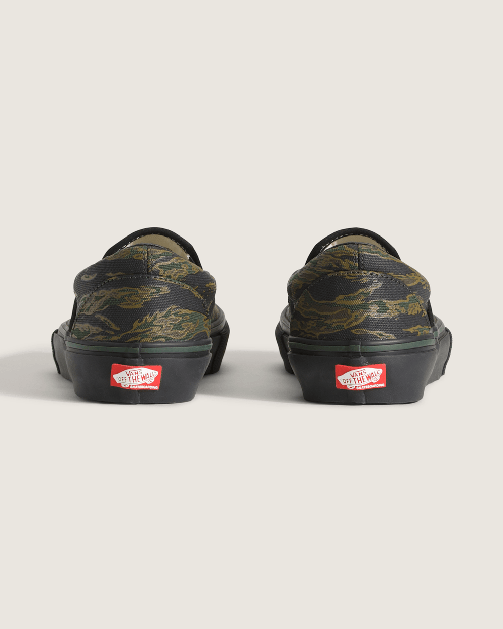 Skate Slip-On Shoe in Camo Green / Black | Vans outlet