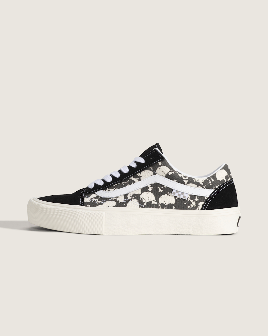 Skate Old Skool Shoe in Black / White | Vans on sale