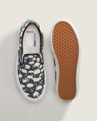 Skate Slip-On Shoe in Black / White | Vans discount