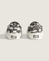 Skate Slip-On Shoe in Black / White | Vans discount