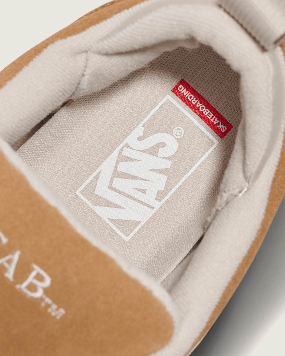 Skate Cab 4 Shoe in Brown / Gum | Vans near me