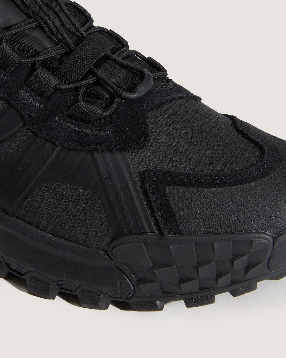 Crosspath XC GORE-TEX Shoe in Blackout | Vans outlet
