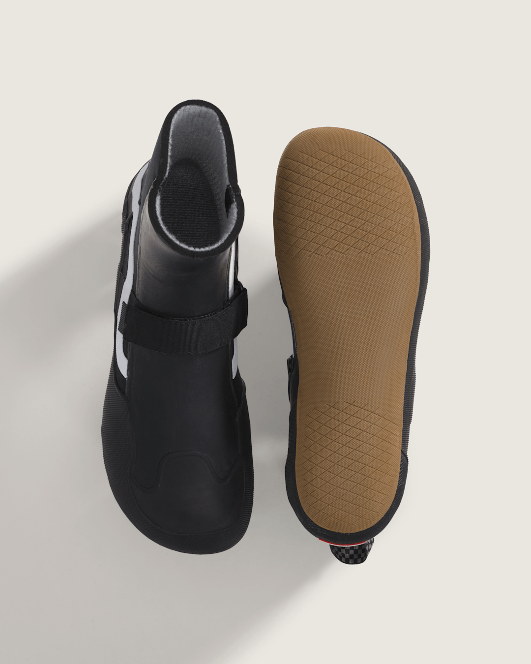 SF 5MM Bootie in Black | Vans on sale