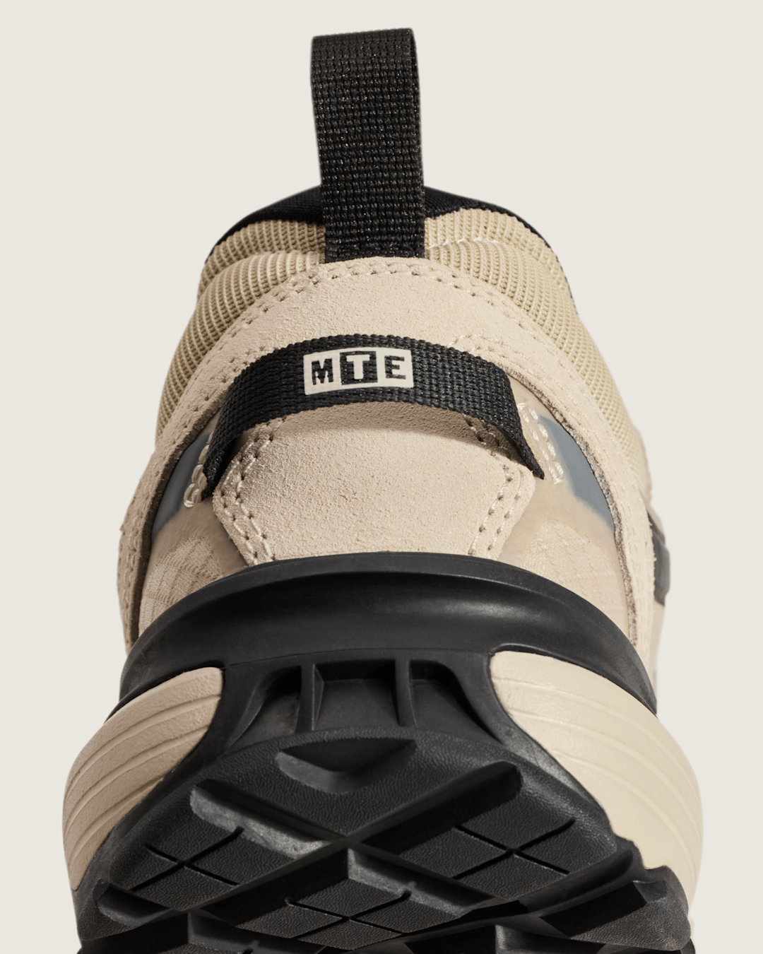 Crosspath XC Shoe in Peyote Beige / Black | Vans outlet