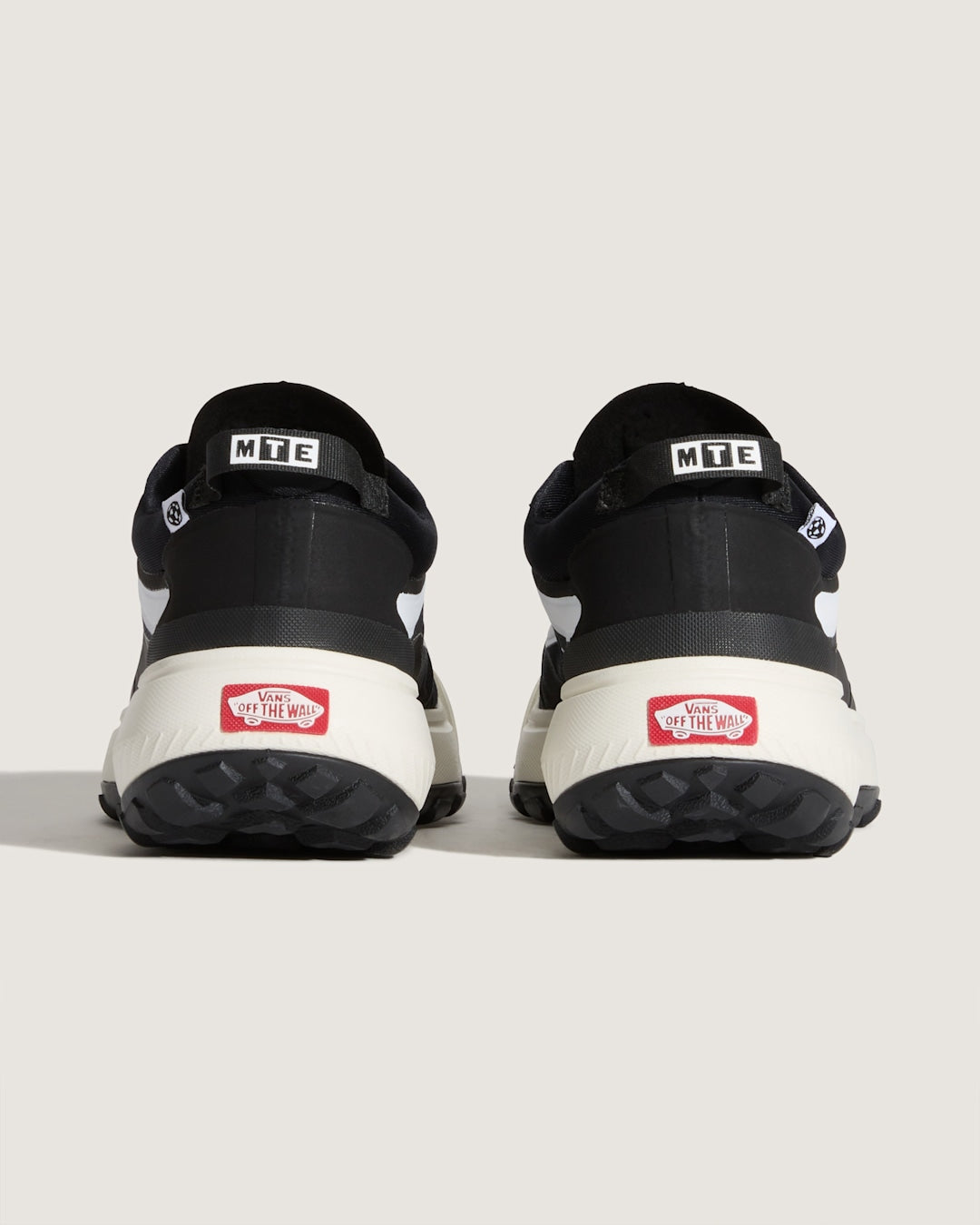 Crosspath Shoe in Black / White | Vans sale