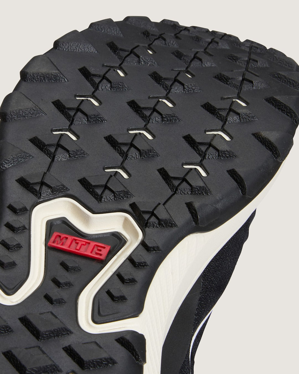 Crosspath Shoe in Black / White | Vans sale