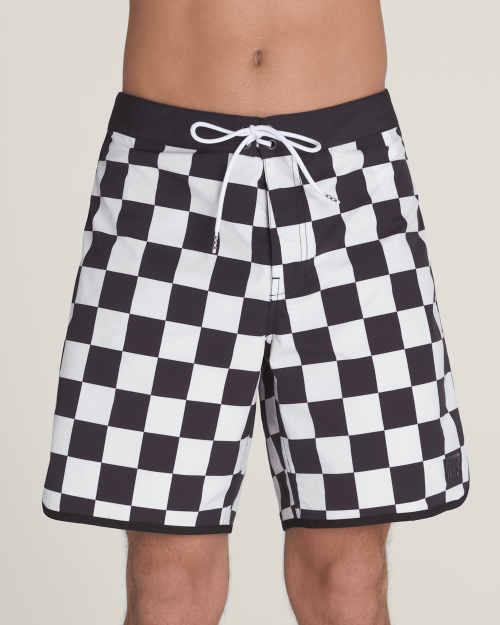 Everride Scalloped 18'' Boardshorts in Black / White | Vans sale