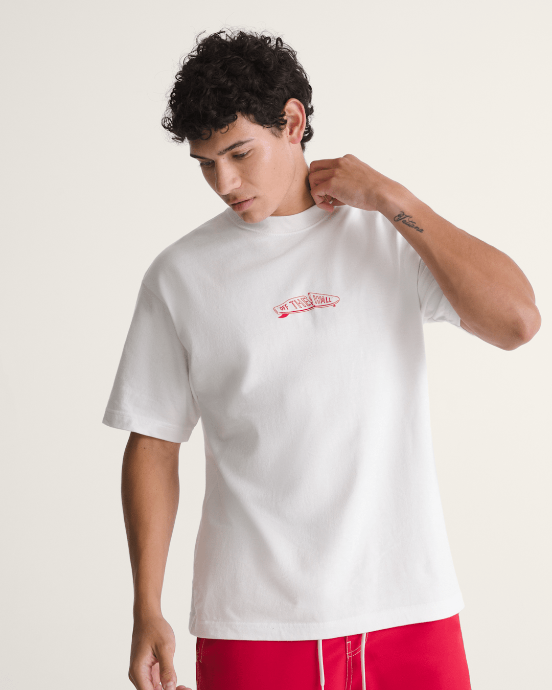Buckled T-Shirt in White | Vans online