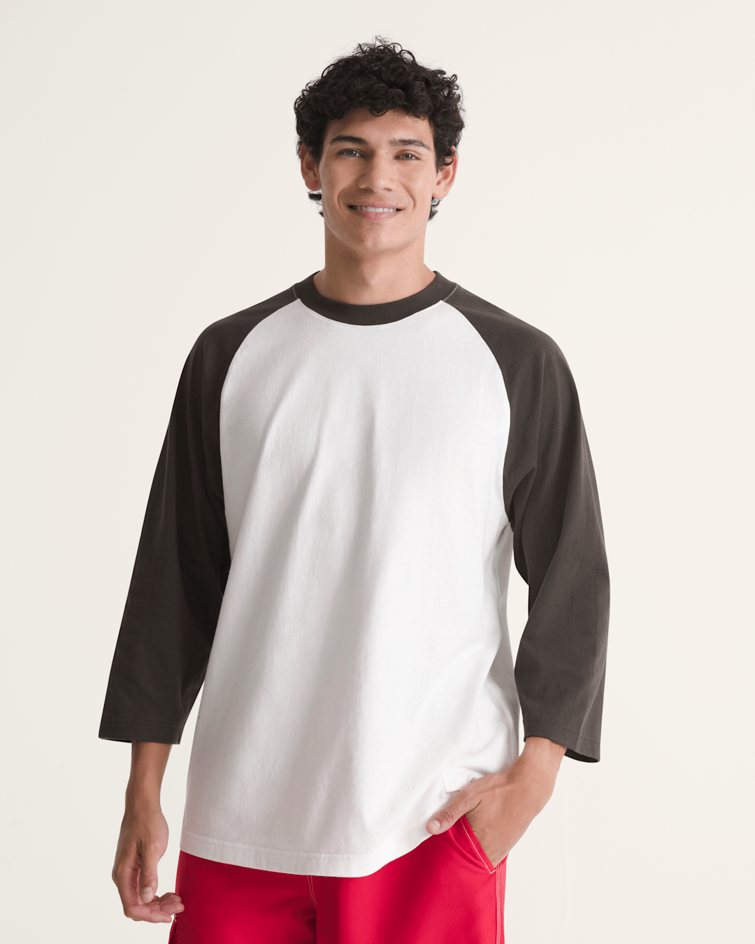 Standard Raglan T-Shirt in Faded Black / Egret White | Vans online