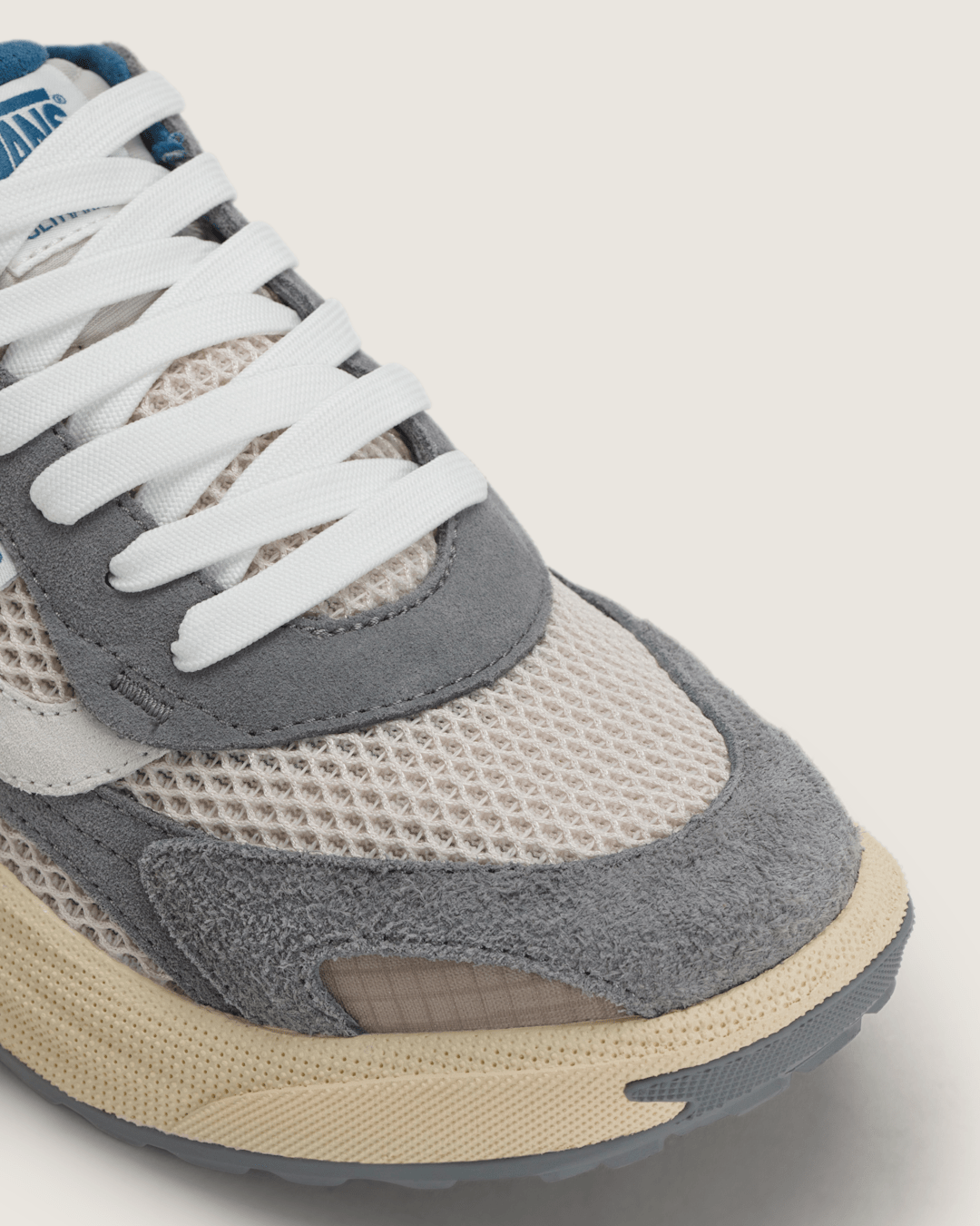 UltraRange Neo 2.0 Shoe in Frost Grey | Vans online